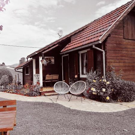 סמולג'אנאק Wooden House Nela Near Plitvice Lakes מראה חיצוני תמונה