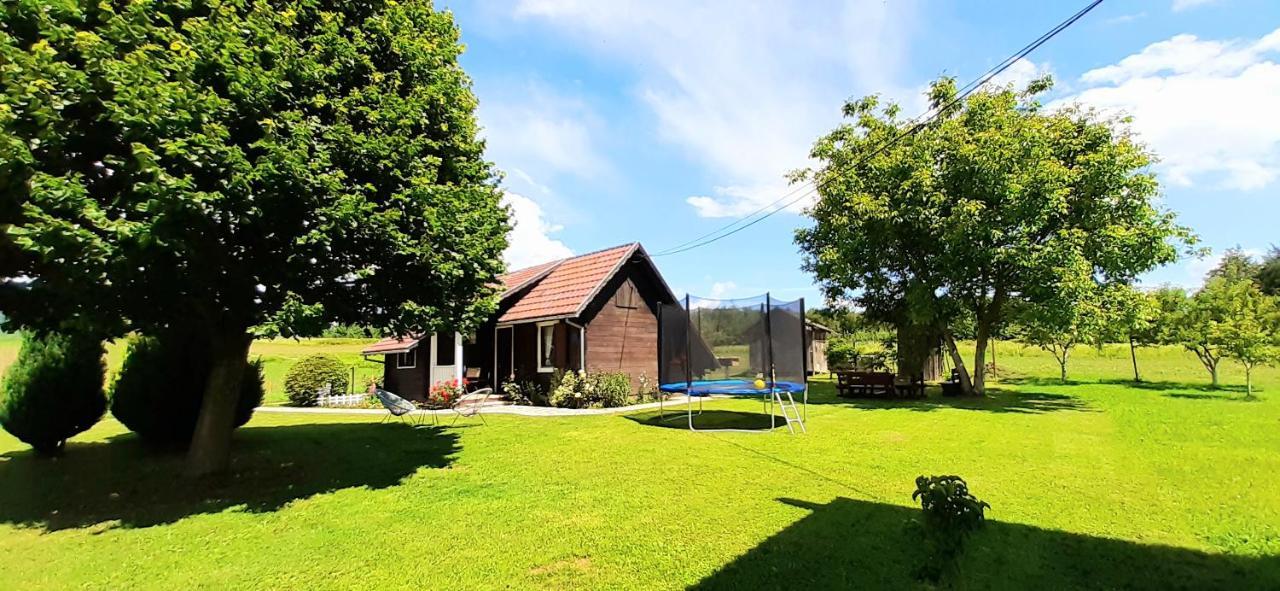 סמולג'אנאק Wooden House Nela Near Plitvice Lakes מראה חיצוני תמונה