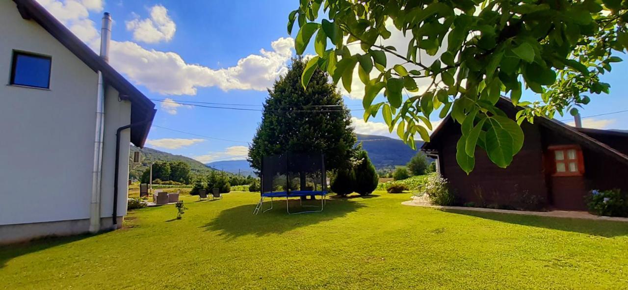 סמולג'אנאק Wooden House Nela Near Plitvice Lakes מראה חיצוני תמונה