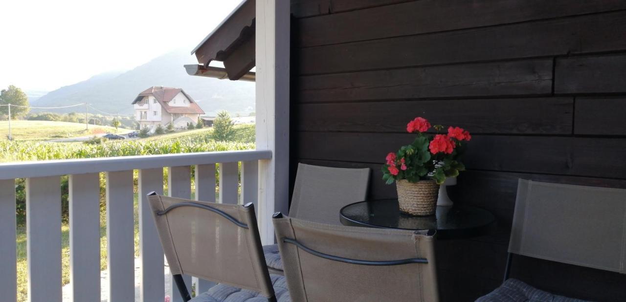 סמולג'אנאק Wooden House Nela Near Plitvice Lakes מראה חיצוני תמונה