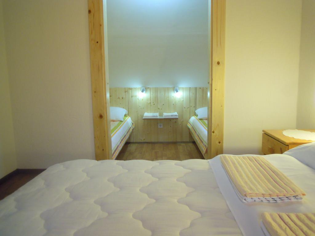 סמולג'אנאק Wooden House Nela Near Plitvice Lakes חדר תמונה